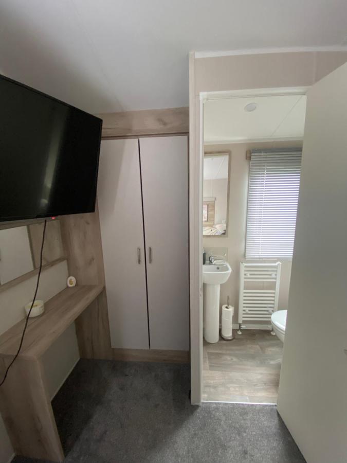 Meadow View 171 - Golden Palm - Central Heating, Wifi, Pet Friendly, Bed Linen - Meadow Lakes Caravan & Lodge Hire Chapel Saint Leonards Dış mekan fotoğraf
