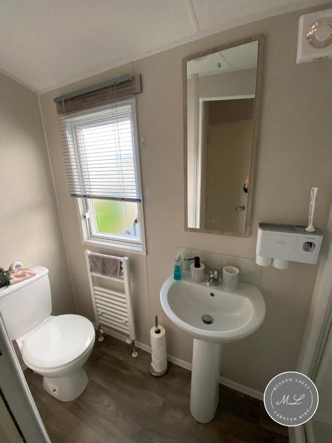 Meadow View 171 - Golden Palm - Central Heating, Wifi, Pet Friendly, Bed Linen - Meadow Lakes Caravan & Lodge Hire Chapel Saint Leonards Dış mekan fotoğraf