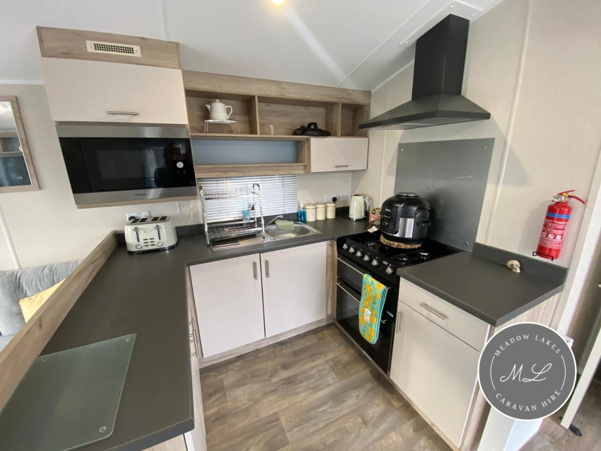 Meadow View 171 - Golden Palm - Central Heating, Wifi, Pet Friendly, Bed Linen - Meadow Lakes Caravan & Lodge Hire Chapel Saint Leonards Dış mekan fotoğraf